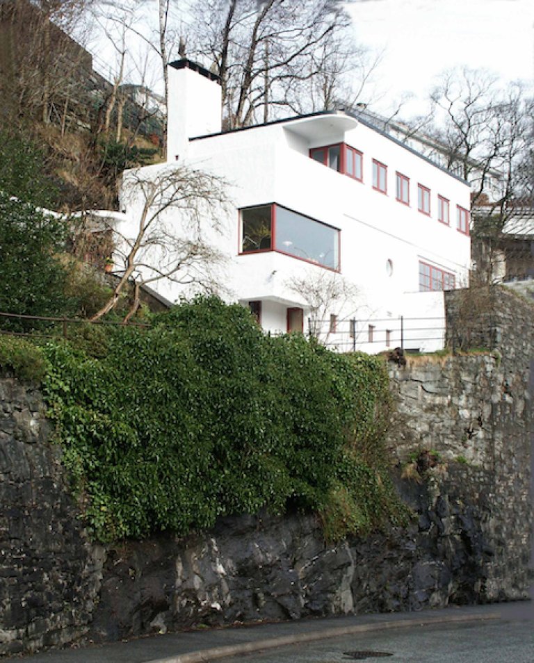 05 Villa_Lau_Eide_Bergen_foto_Frode Inge Helland_wikimedia.jpg