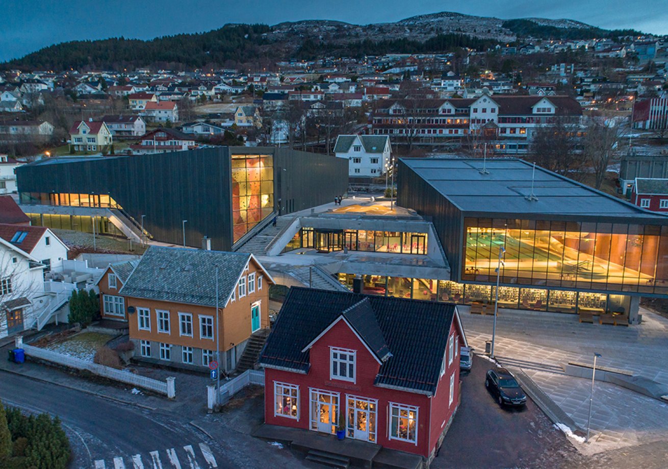 Ulstein_Arena_2_Foto-Per_Eide_Studio_1240x650.jpg